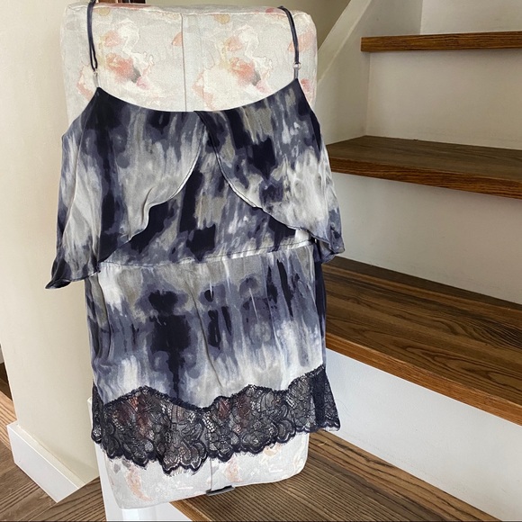 100% Silk Aritzia Central Park West Blouse Camisole Tank Tiered Flowy - Picture 9 of 9